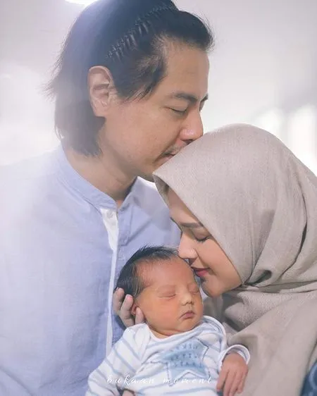 8 Pemotretan Perdana Shaquille Kaili Anak Roger Danuarta & Cut Meyriska, dari Tema Star Wars - Pakai Sarung Bikin Gemas!
