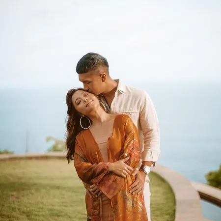 8 Photoshoot Terbaru Nikita Willy dan Indra Priawan yang Makin Mesra, Pamer Babybump - Bahagia Menanti Kelahiran Anak Pertama