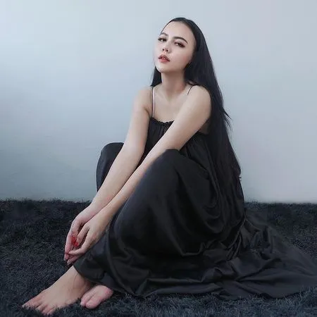 8 Photoshoot Terbaru Ratu Rizky Nabila Mantan Istri Alfath Fathier yang Bikin Netizen Salfok, Menawan Dengan Gaun Transparan