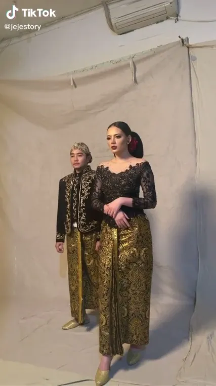 X Thylove Preorders Prewed Adat Di Majalengka Pin By Hub Hp Wa Sewa Baju Adat On Sewa Baju Jawa Tengah Solo Kudus Tegal Pekalongan Javanese Wedding Kebaya Jawa Beskap Jawa