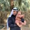8 Potret Ali Syakieb Saat Umrah Disebut Habibi, Pancarkan Aura Ganteng Kenakan Sorban - Gemasnya Baby Guzel Digendong Sang Ayah