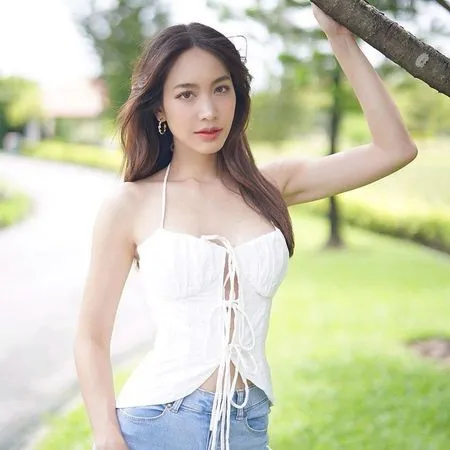 8 Potret Cantik Min Pechaya, Aktris Bayaran Super Fantastis yang Jadi Pasangan Win Metawin di Series 'BEAUTY AND THE GUY'