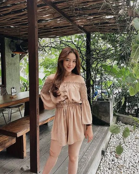8 Potret Cantik Natalie Zenn Pakai Sederet Dress, Natalie Zenn 'NALURI HATI' Ini Tampil Memukau Bak Princess!