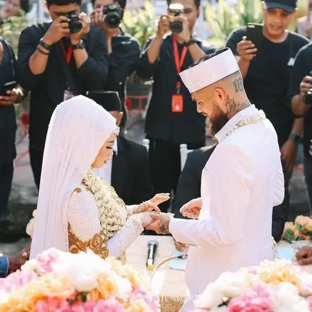 8 Potret Dea Simatupang, Istri Diego Michiels yang Cantik dan Jauh dari Sorotan