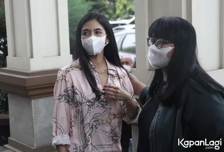 8 Potret DJ Una Jalani Sidang Perceraian ke Pengadilan Agama, Sebut Tak Ada Orang Ketiga dan KDRT