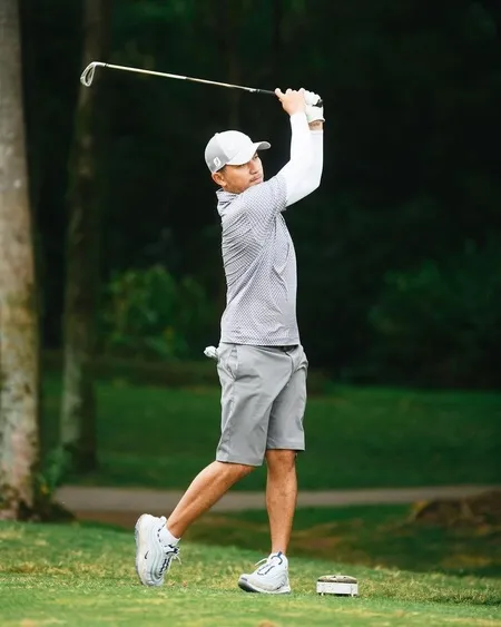 8 Potret Gading Marten Main Golf, Kompak Bareng Sang Ayah