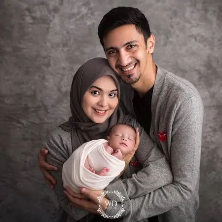 8 Potret Ganteng Baby Ali Anak Vebby Palwinta dan Razi Bawazier, Berdarah Arab dan Punya Mata Indah
