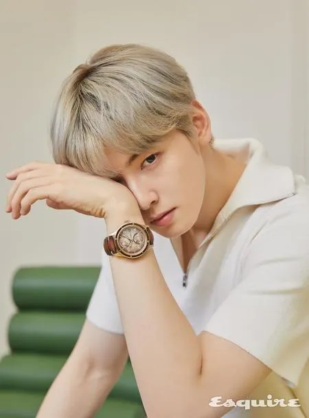 8 Potret Ganteng Cha Eun Woo di Majalah Esquire Korea, Tampilkan Rambut Blonde dan Pesona Boyfriend Material