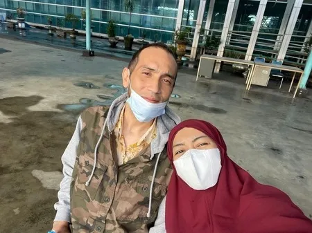 8 Potret Gary Iskak Akhirnya Berkumpul Kembali Bersama Keluarga Setelah Sakit Parah, Pamer Senyum Bahagia