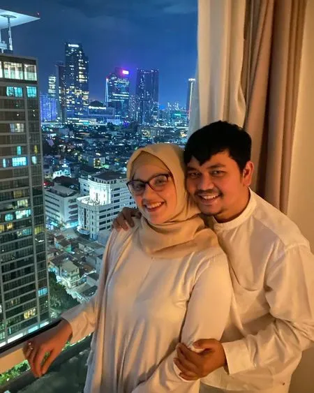 8 Potret Indra Bekti dan Aldila Jelita yang Harmonis Mendekati 11 Tahun Pernikahan - Awal Bertemu di Bandara Kuala Lumpur