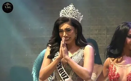 8 Potret Kemenangan Millendaru di Kontes Kecantikan Transgender, Sabet Gelar Miss Queen Indonesia - Senyum Bangga Ibunda Disorot