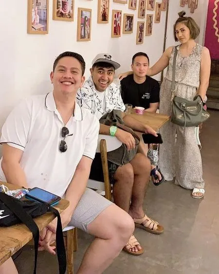 8 Potret Kia Suban Pulang ke Indonesia, Reuni Seru Bareng Teman-Teman AFI 1