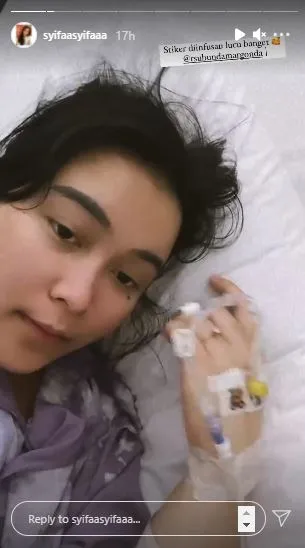 8 Potret Kondisi Terkini Syifa Adik Ayu Ting Ting Usai Dilarikan ke Rumah Sakit, Tangan Diinfus - Wajah Pucat Pasi