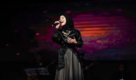8 Potret Lesti Kejora Saat Lagi Nyanyi, Bayaran Sekali Manggung Disebut Capai 350 Juta, Sawerannya Aja 100 Jutaan!