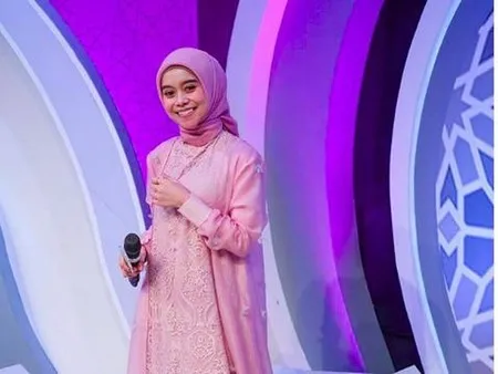 8 Potret Lesti Kejora Saat Lagi Nyanyi, Bayaran Sekali Manggung Disebut Capai 350 Juta, Sawerannya Aja 100 Jutaan!