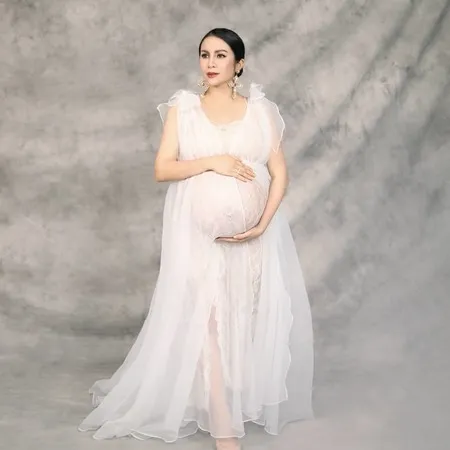 8 Potret Maternity Shoot Momo Geisha, Pancarkan Aura Cantik dan Segar - Pakai Gaun Mewah Transparan