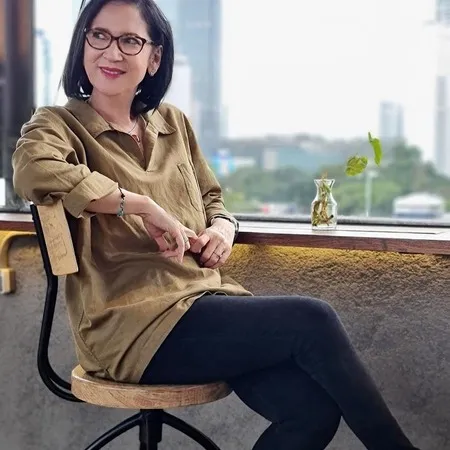 8 Potret Maureen Christy Mantan Istri Gideon Tengker, Ibu Tiri Nagita Slavina yang Cantik Awet Muda dan Jarang Terekspos