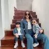 8 Potret Menggemaskan Anissa Aziza OOTD Senada Bareng Kedua Anaknya, Tampil Fashionable di Tiap Kesempatan