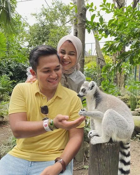 8 Potret Mesra Pasutri Baru Kesha Ratuliu dan Adhi Permana yang Bikin Baper, Dari Cium Bibir - Mandi Bareng di Bathup