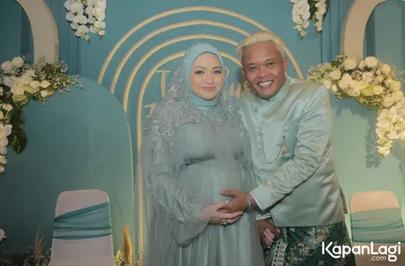 8 Potret Mesra Sule dan Nathalie Holscher di Tasyakuran 7 Bulanan, Sikap dan Penampilan Sule Jadi Sorotan