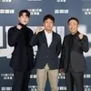 8 Potret Nam Joo Hyuk Bikin Heboh dengan Penampilan Baru, Lebih Kekar - Bahu Makin Bidang Saat Hadiri Preskon Film 'REMEMBER'