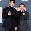 8 Potret Nam Joo Hyuk Bikin Heboh dengan Penampilan Baru, Lebih Kekar - Bahu Makin Bidang Saat Hadiri Preskon Film 'REMEMBER'
