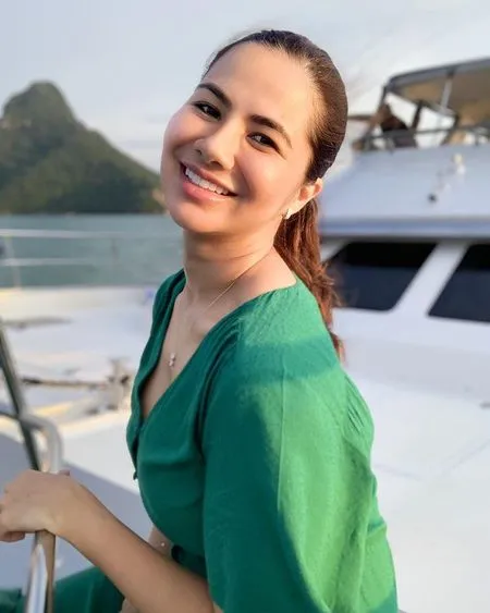 8 Potret Noor Nabila, Wanita yang Diduga Jadi Tunangan Engku Emran Eks Laudya Cynthia Bella