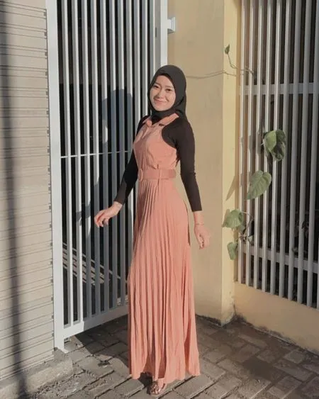 7 Potret Pedangdut Vita Alvia Saat Berhijab, Makin Cantik dan Anggun - Disebut Mantu Idaman Netizen