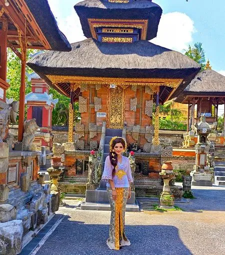 8 Potret Penampilan Menawan Ashanty Pakai Kebaya Khas Bali, Banjir Pujian dari Netizen