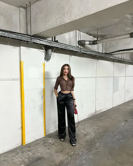 8 Potret Penampilan Millen Cyrus yang Makin Hot Buka-Bukaan, Sampai Nekat Braless - Pakai Baju Transparan