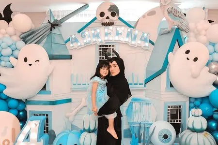 8 Potret Pesta Ulang Tahun Anak Olla Ramlan, Dandan Jadi Maleficent - Foto Bareng Aufar Jadi Sorotan