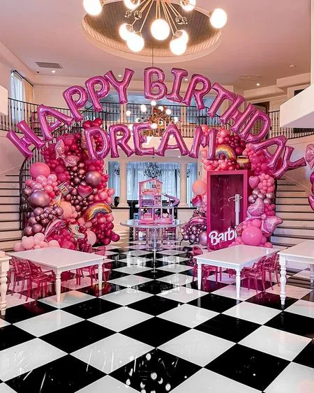 8 Potret Pesta Ulang Tahun Dream Anak Rob Kardashian, Mewah Serba Pink dan Bertema Barbie
