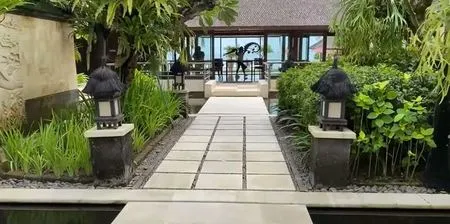 8 Potret Rumah Mewah Ratna Galih di Bali, View Cantik Langsung Hadap ke Laut