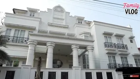 8 Potret Rumah Super Mewah Milik Nindy, Dilengkapi LIft & Juga Salon Pribadi!