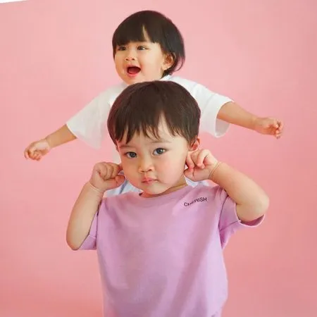 8 Potret Si Kembar Zayn dan Zunaira Anak Syahnaz Sadiqah, OOTD Makin Stylish - Gemesin Banget!