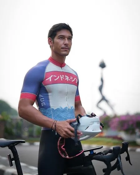 8 Potret Sporty Richard Kyle yang Makin Macho dan Ganteng, Pamer Chocolate Abs Idaman Kaum Hawa