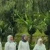 8 Potret Syahnaz Sadiqah Ikut Kegiatan Bareng Ibu-Ibu PKK Kabupaten Bandung Barat, Kompak Banget