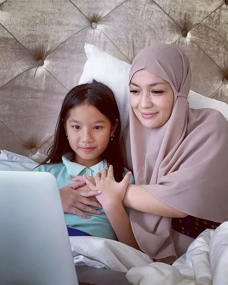 8 Potret Terbaru Aqila Ramadhani Anak Tiri Zaskia Gotik yang Beranjak Remaja, Makin Cantik Mirip Imel Putri Cahyati