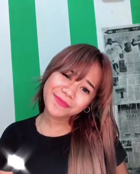 8 Potret Terbaru Cimoy Montok Dibilang Makin Glowing Dan Seksi Oleh Netizen Kapanlagi Com