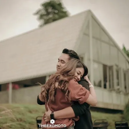 8 Potret Terbaru Jenita Janet dan Danu Sofyan Usai Menikah, Selalu Mesra dan Lengket Bak Prangko