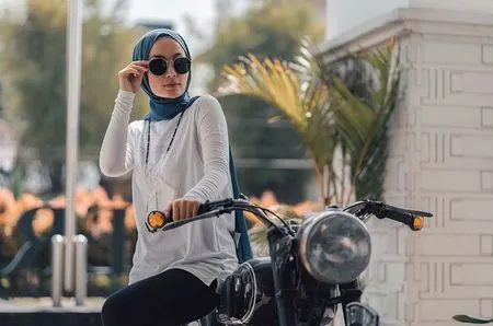 8 Potret Terbaru Perjuangan Imel Putri Cahyati Lawan Kanker, BB Naik 5 Kilo - Wajah Pucat Saat Kemoterapi Disorot
