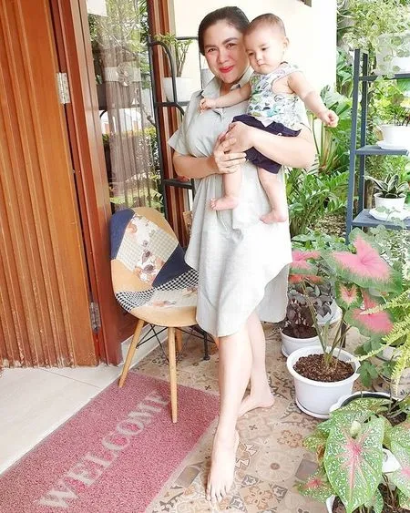 8 Potret Terbaru Vicky Shu yang Bikin Pangling Usai Turun 18 Kg, Hot Mom 2 Anak Kembali Langsing Setelah Melahirkan