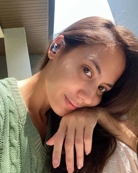 8 Potret Wajah Asli Pevita Pearce Tanpa Makeup, Tetap Flawless dan Glowing Sehat