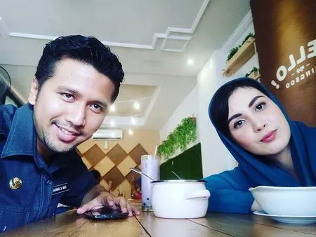 8 Tahun Menikah, Ini Sederet Potret Kemesraan Arumi Bachsin dan Emil Dardak: Selalu Harmonis dan Jauh Dari Gosip