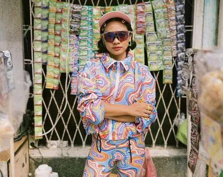 9 Foto Andien dengan OOTD Colorful, Cantik dan Tetap Fun Meski Jadi Ibu 2 Anak