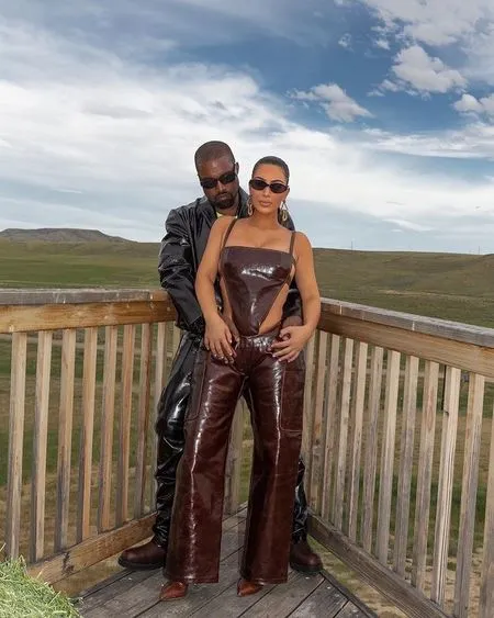 9 Foto Kenangan Romantis Kim Kardashian dan Kanye West, Akankah Berakhir dengan Perceraian?