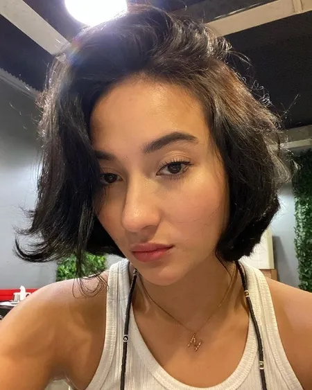 9 Foto Naomi Zaskia Tampil Dengan Gaya Rambut Baru, Makin Hot dan Cantik Dengan Short Hair