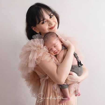 9 Foto Pemotretan Angelica Simperler Bareng Baby Ryuzi, Ibu dan Anak Sama-sama Bikin Gemes