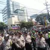 9 Foto Suasana Tegang Demo Berujung Kerusuhan di Kayu Tangan Malang