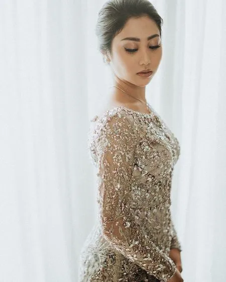 9 Momen Lamaran Winona Adik Nikita Willy, Hangat Dikelilingi Keluarga - Penampilan Cantik dan Anggun Curi Perhatian